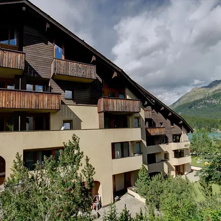 Chesa Munteratsch 2-zimmerwohnung 105 Typ E アパート